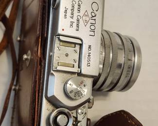Canon 35mm no 140513 - Japan with lens and leather carrying case