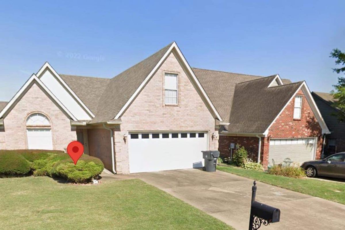 Hernando! POP UP SALE! No Reasonable Offers... starts on 5/20/2024