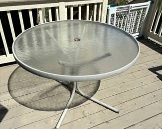 Brown Jordan patio table 