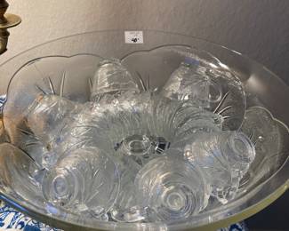 Punchbowl with 24 cups