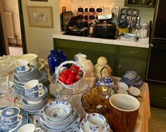 China sets and Kitchen Supplies 