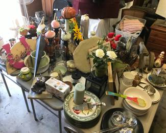 $5 Accessories table