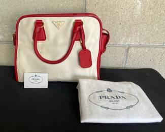 Prada Elegant Handbag BN2578 