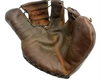 Lot 147  
Rawlings, Eddie Matthews Playmaker Baseball Glove