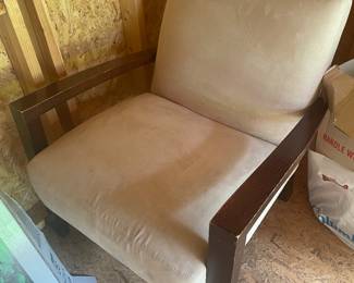 Chair w/ottoman 