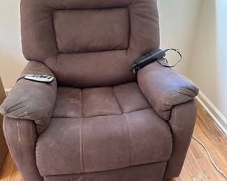 Lift chair with heat and massage
$60