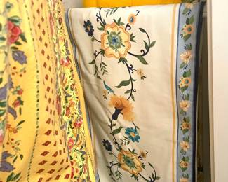 vintage tablecloths 
