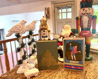Christmas decor / nutcrackers 
