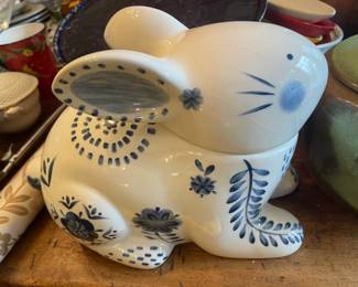 blue/white bunny jar