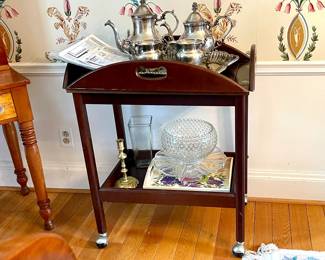 tea cart / tea service 