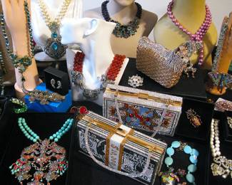 OUSTANDING Swarovski Crystal Purses / Heidi Daus  Swarovski Crystal  Bracelets - Earrings - Necklaces and Brooches 