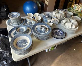 Vintage Currier & Ives dishes