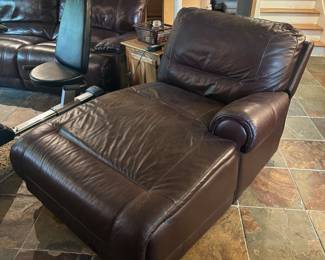Electric leather reclining chaise