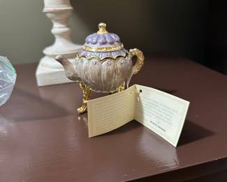 Rue Moliere teapot music box 