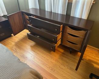 American of Martinsville 3 drawer, 2 door dresser