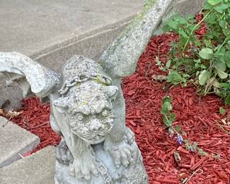gargoyle statue / garden art
