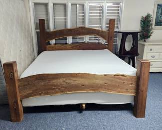 RUSTIC MESQUITE QUEEN SIZE BED