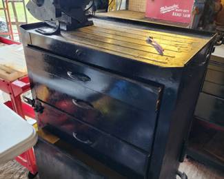Rolling tool chest and bench grinder