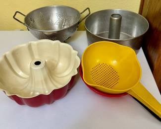 Bundt Pans & Colander's