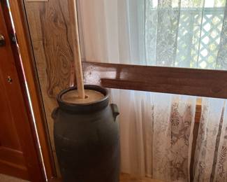 3 gallon Tenn churn w dasher 