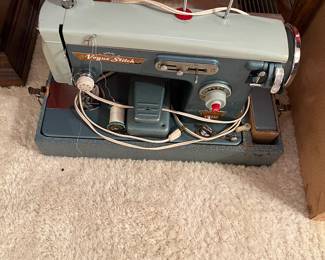 1940-50’s Vogue Stitch sewing machine 