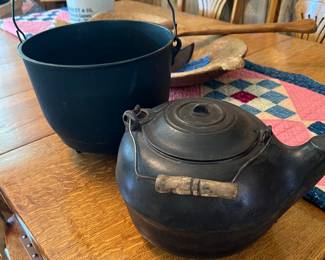 Cast iron bean pot & Tea kettle 