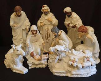 "Warrenville Whimsy" in Warrenville, SC. Starts Closing Tues 5/21 at 8p. Pickup Thurs 5/23 from 2-6p. Please visit our CTBIDS page to see all of our sales! augusta.ctbids.com