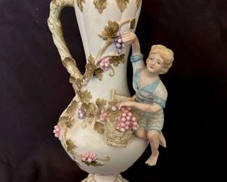 "Warrenville Whimsy" in Warrenville, SC. Starts Closing Tues 5/21 at 8p. Pickup Thurs 5/23 from 2-6p. Please visit our CTBIDS page to see all of our sales! augusta.ctbids.com