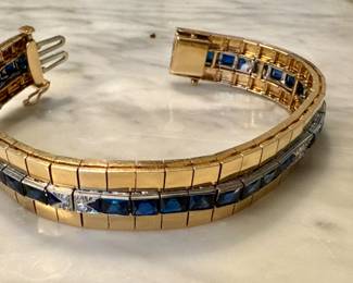 14kt gold and saphire bracelet