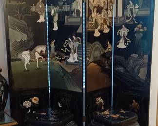 Vintafe Screen and Stools