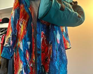 Women's clothing size L-XL, brands like Johnny Was, Ambelika, Desigual, Eddie Bauer