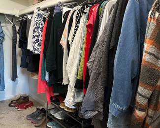 Women's clothing size L-XL, brands like Johnny Was, Ambelika, Desigual, Eddie Bauer