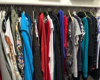 Women's clothing size L-XL, brands like Johnny Was, Ambelika, Desigual, Eddie Bauer