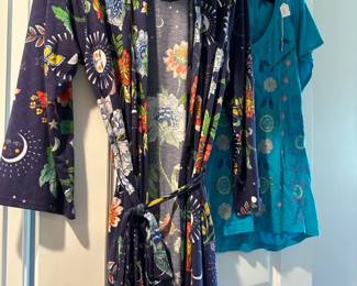 Women's clothing size L-XL, brands like Johnny Was, Ambelika, Desigual, Eddie Bauer