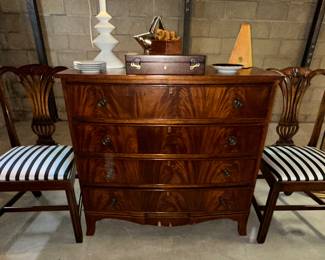 antique 4 drawer dresser