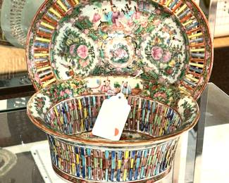 Rose Medallion Chestnut Bowl and Tray