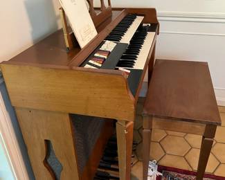 Pre-Sale Available: $100.   Conn Caprice Deluxe Organ (Excellent Condition)