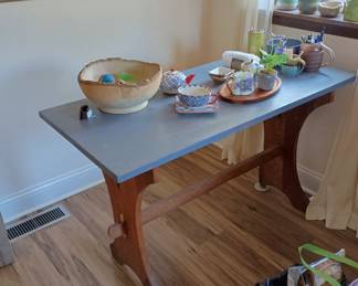 2nd view of the table
Approximately 20" x 48"