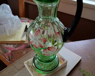 Fenton 
Signed glass , M.Nutter