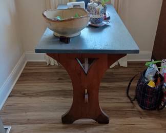 Side view of this table