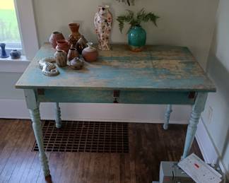 Shabby turquoise color table