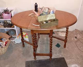 English Barley twist legs on this oval drop leaf the, nice smaller version 