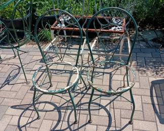 Outdoor chairs 
Two pairs 