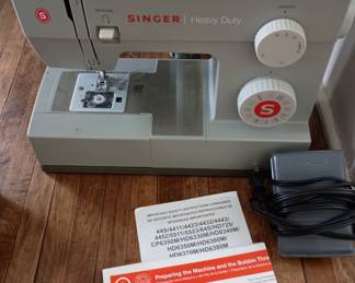 Singer sewing machine, Heavy Duty
Model no. 