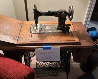 Vintage Manual Foot Powered Singer Sewing Machine - Needs new belt