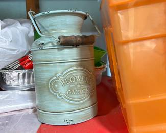 Assorted Yard and Flower Decor