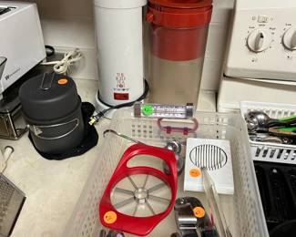 Iced Tea Maker and kitchen utensils