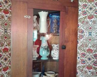 Corner hanging cabinet