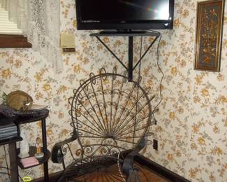 lovely peacock chair!