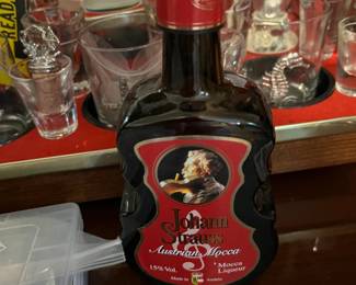 Strauss Violin Bottle